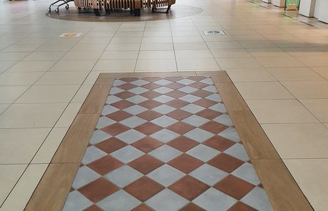 Centro commerciale Auchan Les Marquises Meru: Marca Corona porcelain stoneware tiles