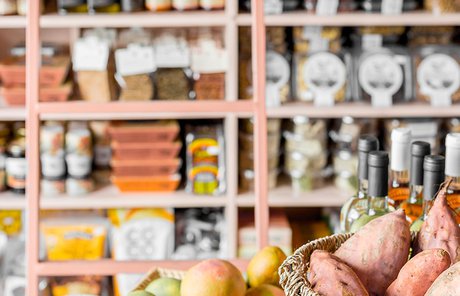ALBA | Healt food store: piastrelle in gres porcellanato Marca Corona