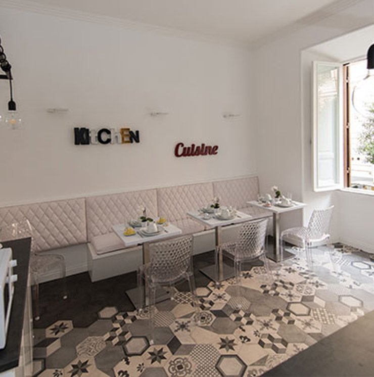 Tirso SessantOtto Boutique Rooms: Marca Corona porcelain stoneware tiles